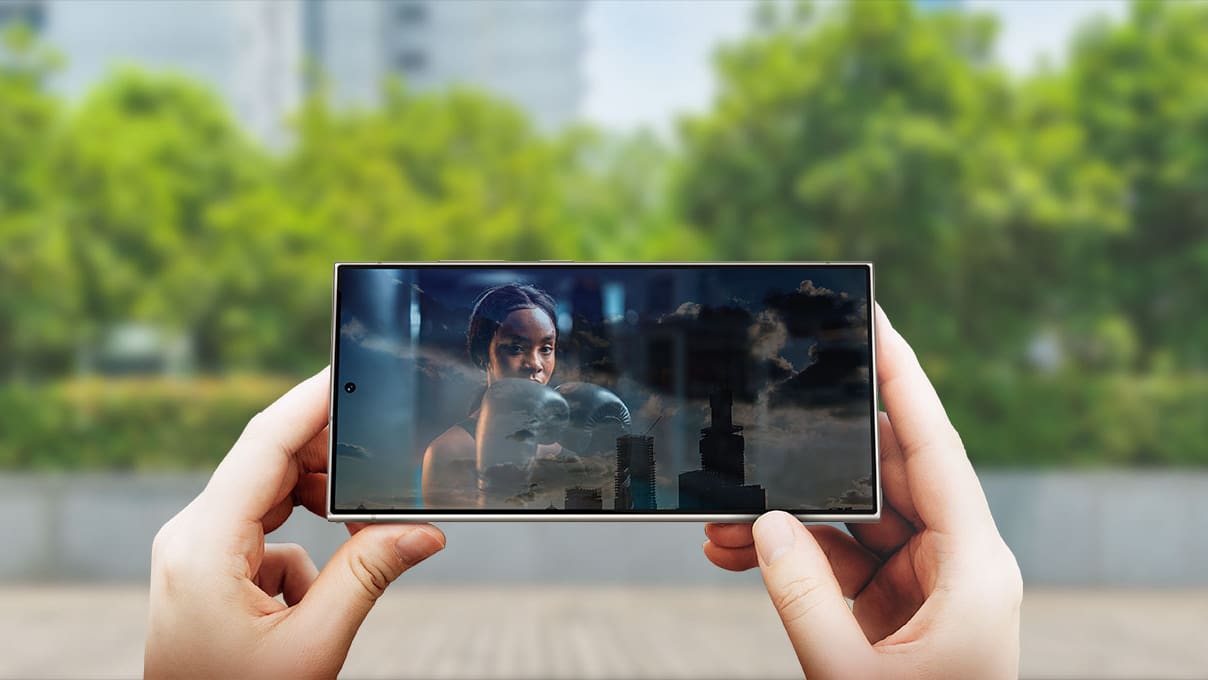 Galaxy S24 Ultra Movie Playing