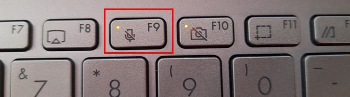 Mic button on Windows 11 computer