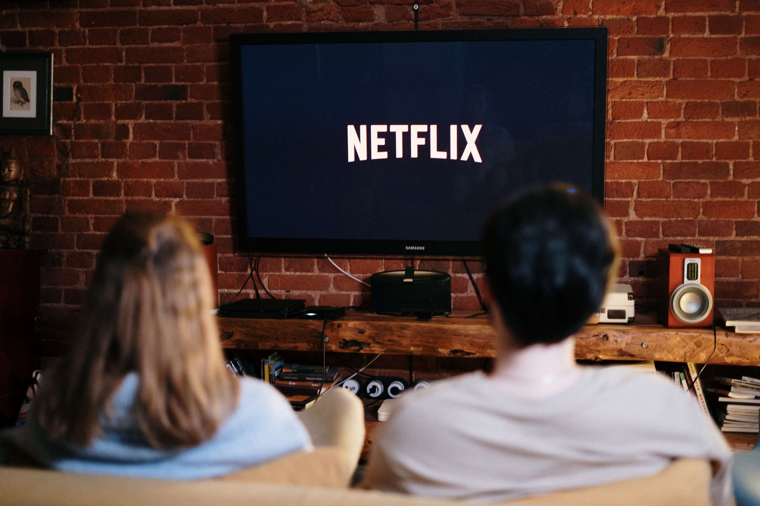 Apple TV vs Roku vs Chromecast vs Firestick: The Best Plug-and-Play Smart TV